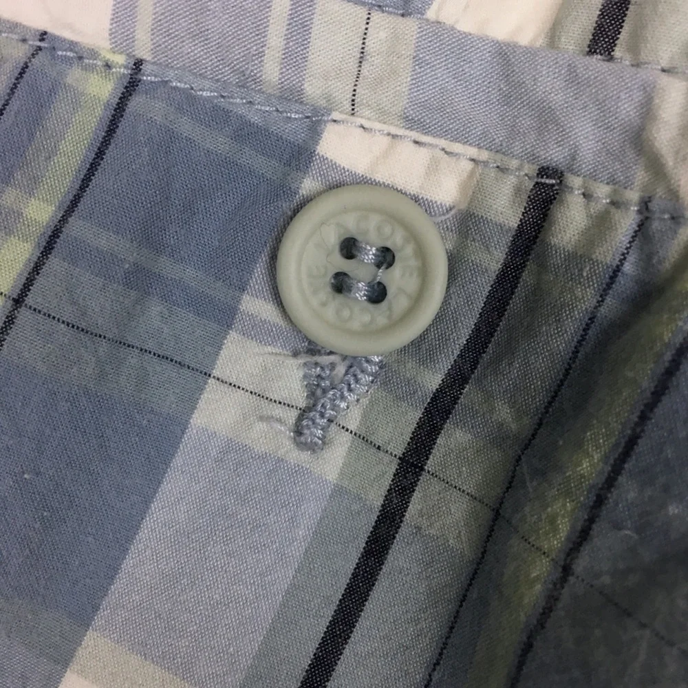 LACOSTE Plaid Golf Shorts Chino Preppy Classic Style 10.5” Inseam Size 42 / 32